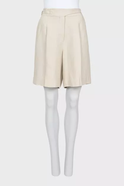 Linen shorts beige