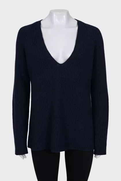 Knitted sweater made of wool and cashmere