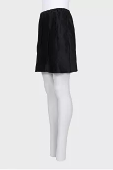 Skirt with decorative seams