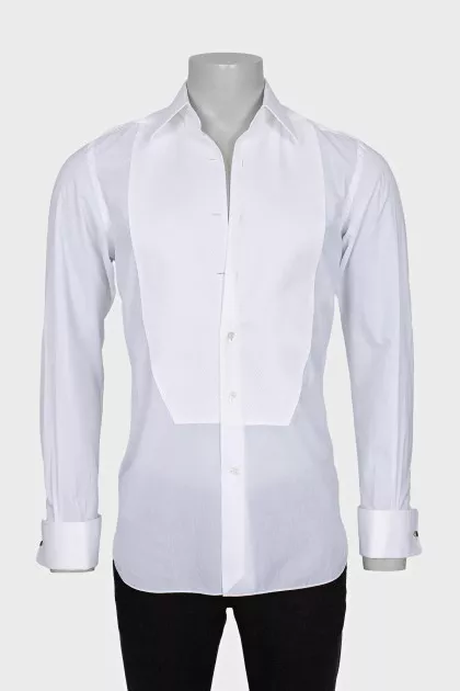 Men's shirt with gold cufflinks