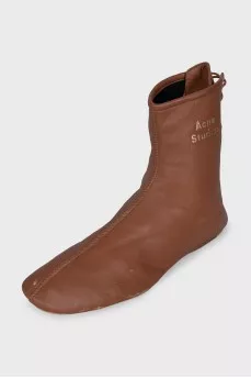 Brown boots with gold logo