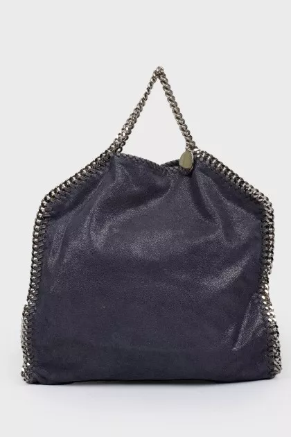 A bag with a chain