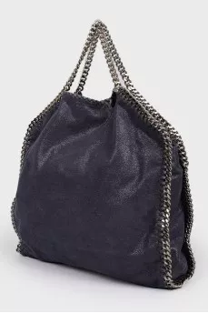 A bag with a chain