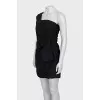Fitted dress with open shoulder