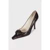 Leather shoes with flower