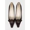 Leather shoes with flower