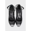 Leather shoes with distressed effect