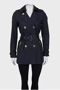 Fitted coat with gold buttons