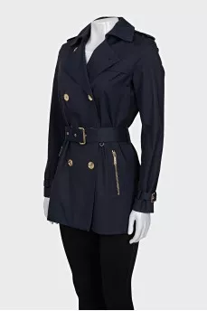 Fitted coat with gold buttons