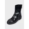 Leather boots with logo on the front