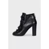 Leather ankle boots with flowers