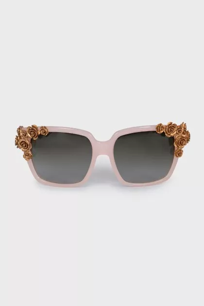 Sunglasses with metal flowers