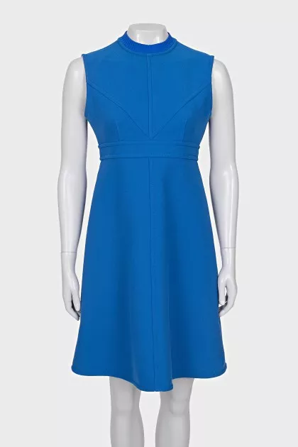 Fitted dress with zipper