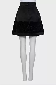 Black skirt with relief pattern