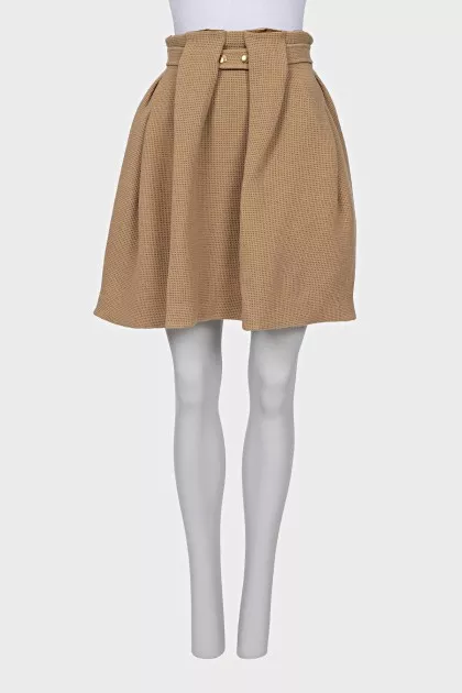 Beige skirt in a relief check