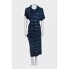 Fitted dress with asymmetrical sleeves