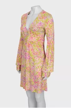 Fitted V-neck dress with print