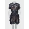 Fitted lace dress with short sleeves