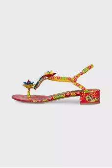 Leather sandals with floral print
