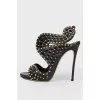 Sandals with perforation and rivets