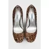 High -heeled leopard shoes