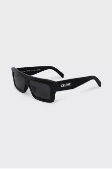 Sunglasses with contrasting logo