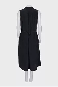 Sleeveless  silk dress with neckline