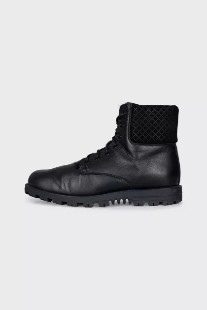 Men's leather boots with fur trim inside