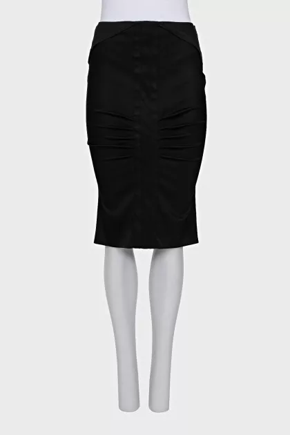 Black pleated skirt