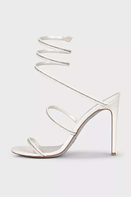 Leather sandals decorated with a spiral