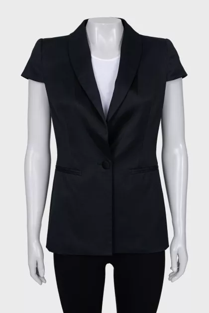 Short sleeve fitted jacket