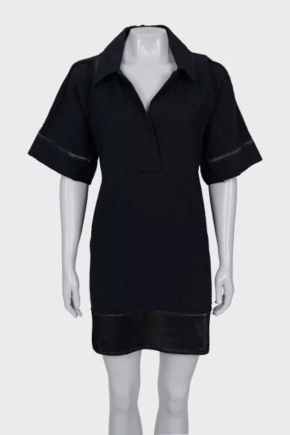 Straight cut dress with collar