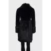 Fitted fur coat with buttons