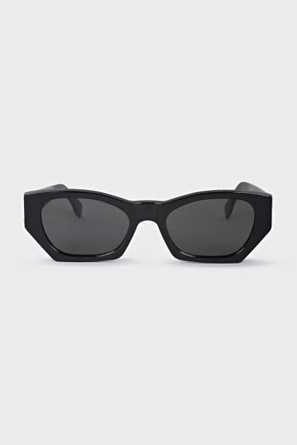 Black wide frame sunglasses