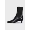 Leather ankle boots without fastening