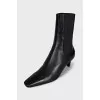 Leather ankle boots without fastening