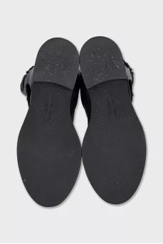 Leather boots with buckles
