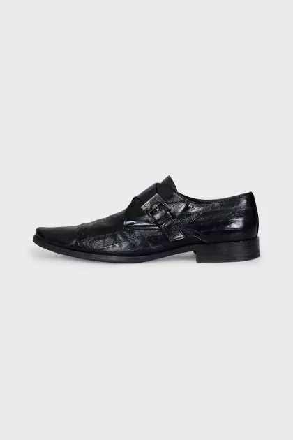Men's leather shoes with buckle