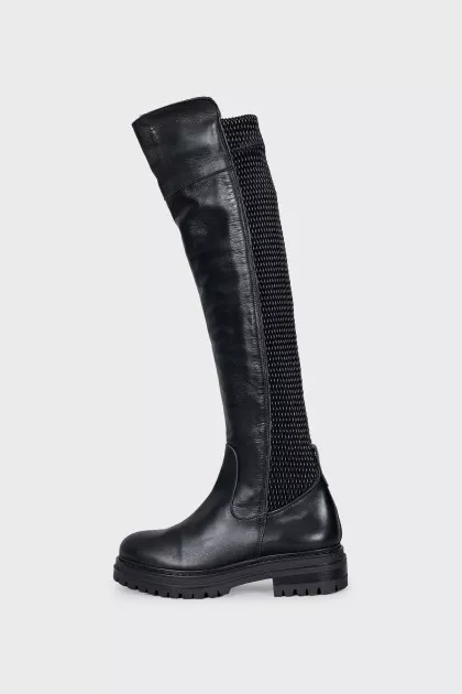 High leather boots with zipper