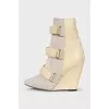 Ankle boots with pony skin and velcro
