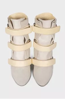 Ankle boots with pony skin and velcro