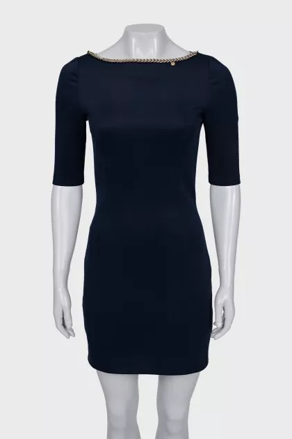 Blue dress with chain