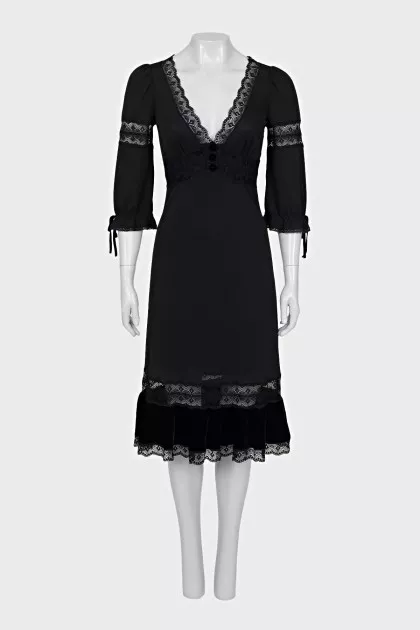 Straight dress with velvet trim and lace