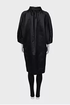 Loose-fitting coat with puffy sleeves