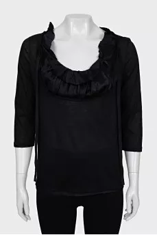 Black blouse with pleats on the collar