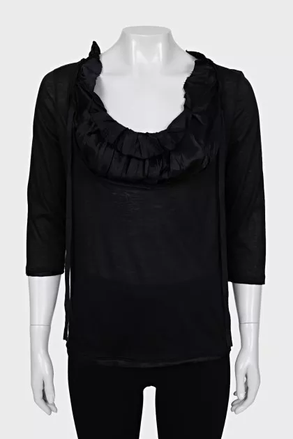 Black blouse with pleats on the collar