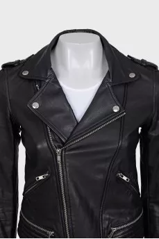 Leather jacket with a fitted cut and a zipper