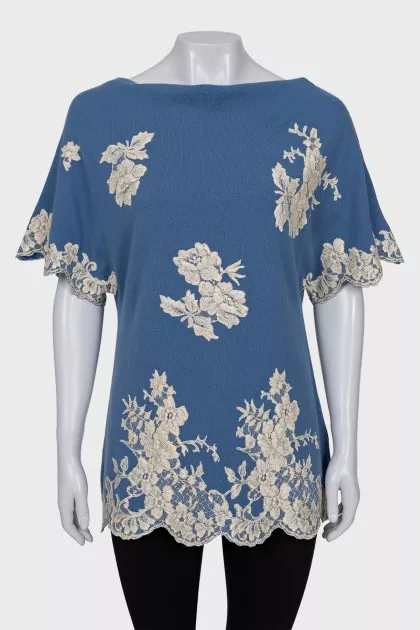 Blue blouse with lace