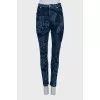 Джинсы tapered fit в принт