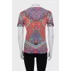 Straight T-shirt with a bright print